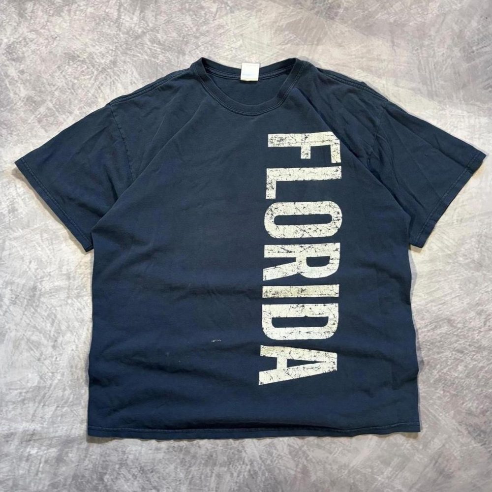 Vintage Florida Spell-out Graphic Tshirt